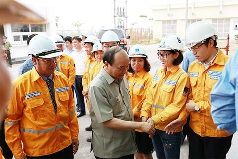 Thủ tướng Nguyễn Xuân Phúc thăm Xí nghiệp phân phối Khí Thấp Áp Miền Bắc