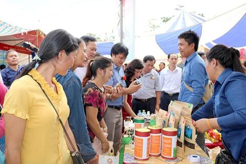 Tăng cường hợp tác Công Thương Việt - Lào