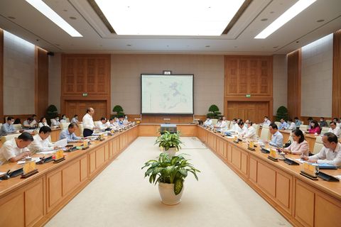 Thủ tướng: TPHCM cần phấn đấu sớm trở thành thành phố công nghiệp thông minh, hiện đại