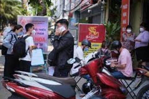 Bộ Công Thương tuýt còi doanh nghiệp 'ép' khách hàng mua combo pháo hoa