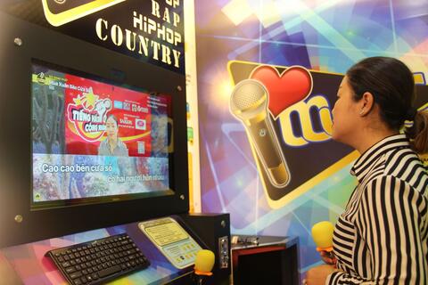 NHIỆT HUYẾT VÒNG SƠ TUYỂN TIẾNG HÁT CÔNG NHÂN