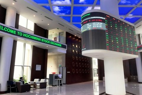 Thanh khoản tăng vọt trong ngày sàn HSX mở cửa trở lại