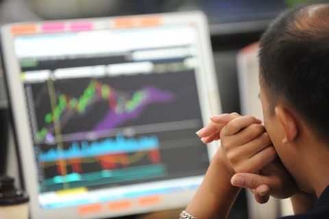 Chứng khoán sáng 4/4: CP vốn hóa lớn phân hóa rõ nét