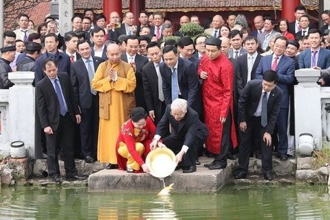 Tổng Bí thư, Chủ tịch nước Nguyễn Phú Trọng và Phu nhân cùng kiều bào thực hiện...