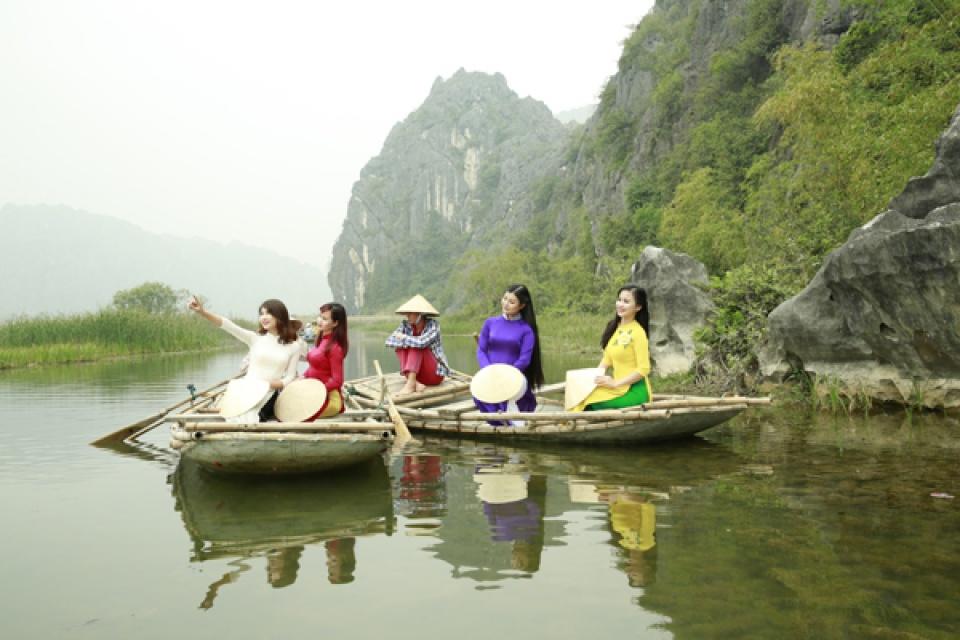 Ngoạn cảnh ngắm voọc ngoan canh ngam vooc