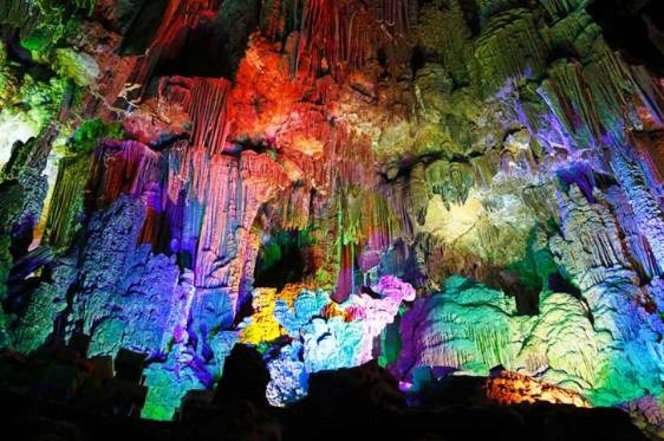 Sơn Đoòng lọt tốp 16 hang động đẹp và kỳ vĩ nhất thế giới son doong lot top 16 hang dong dep va ky vi nhat the gioi