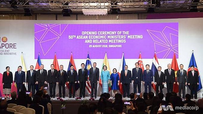 ASEAN hướng tới nền kinh tế kỹ thuật số và thương mại điện tử asean huong toi nen kinh te ky thuat so va thuong mai dien tu