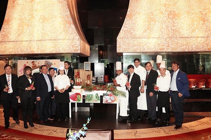 Quảng bá thanh long Việt Nam tại Ấn Độ quang ba thanh long viet nam tai khach san sofitel mumbai an do