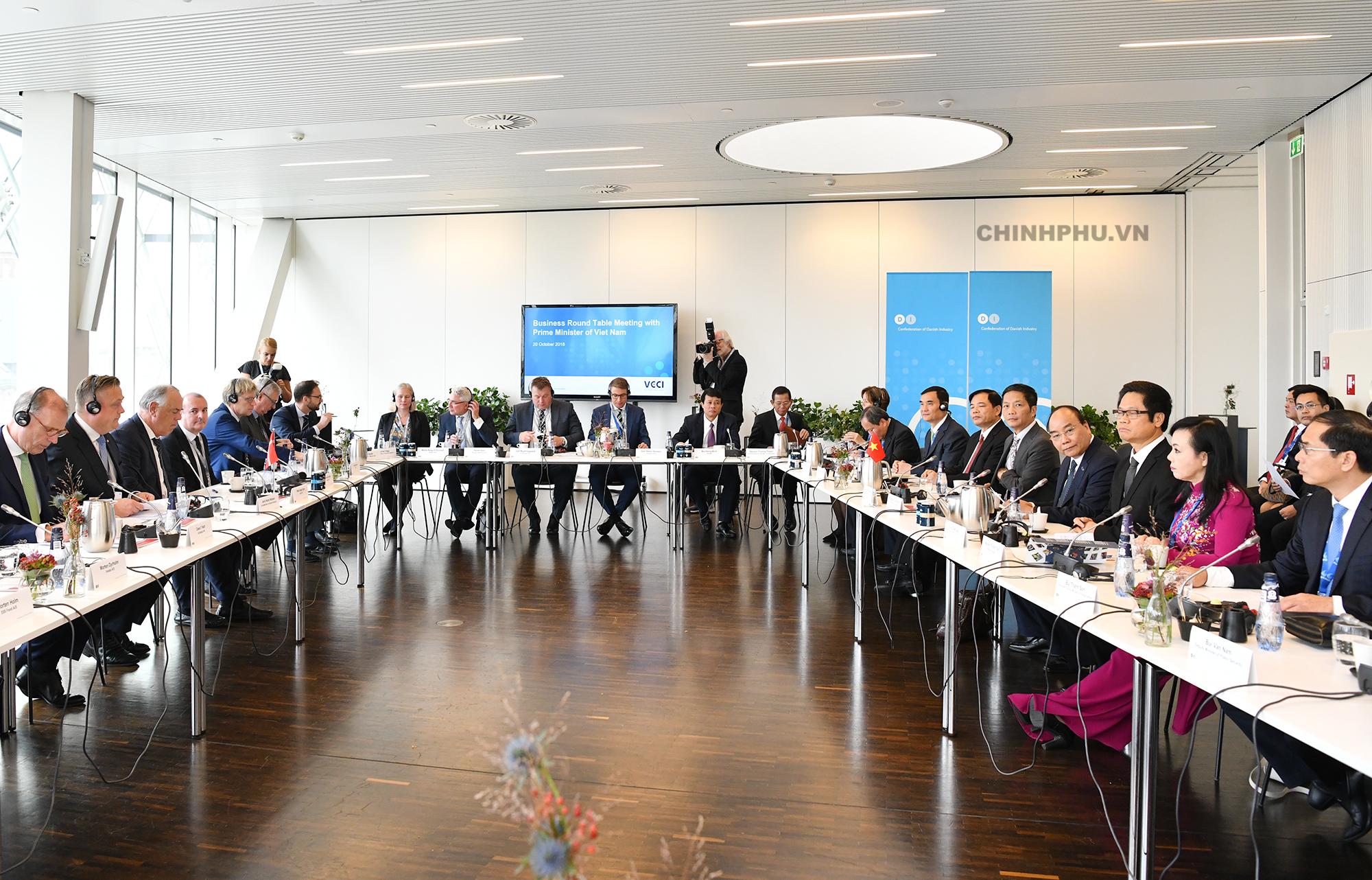 Thủ tướng đối thoại với các doanh nghiệp hàng đầu Đan Mạch thu tuong doi thoai voi cac doanh nghiep hang dau dan mach