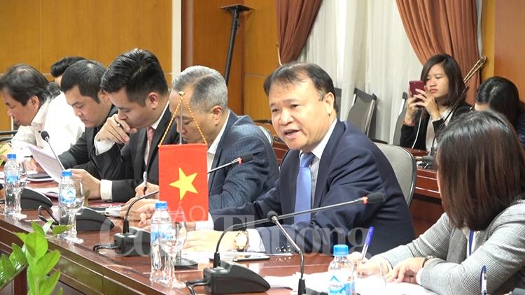 Việt Nam coi trọng phát triển quan hệ với Hoa Kỳ viet nam coi trong phat trien quan he voi hoa ky