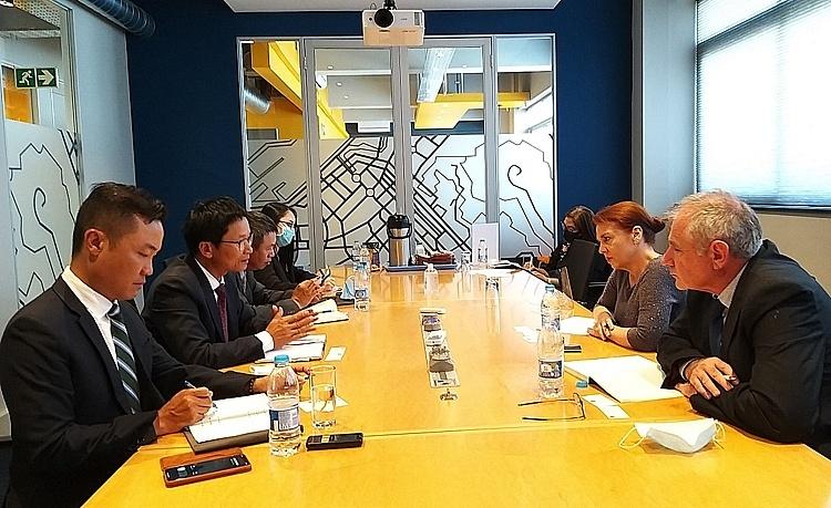 Đoàn Việt Nam làm việc với Phòng TMCN Cape (CCCI), tỉnh Western Cape 1204-23