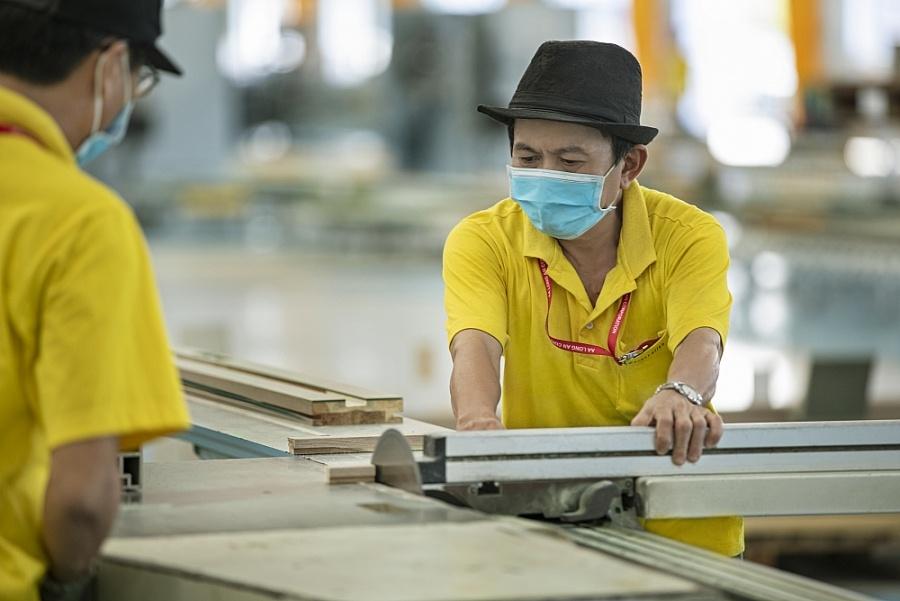 Kinh tế Việt Nam 2021: Sức bật từ nội lực và ngoại lực Kinh tế Việt Nam 2021: Sức bật từ nội lực và ngoại lực